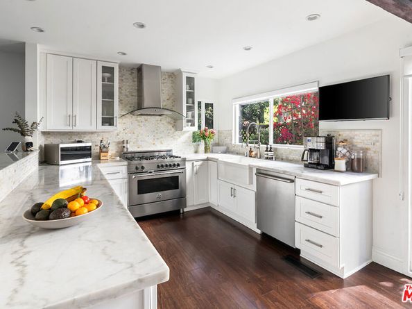 2885 Woodwardia Drive, Los Angeles CA 90077