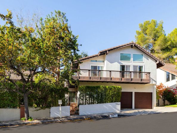 2885 Woodwardia Drive, Los Angeles CA 90077