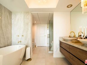 13700 Marina Pointe Drive 704, Marina Del Rey CA 90292