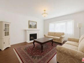 21620 Burbank Boulevard 9, Woodland Hills CA 91367