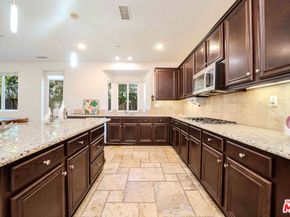 9849 Dreams Lane, San Fernando CA 91345