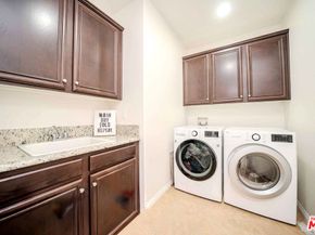 9849 Dreams Lane, San Fernando CA 91345