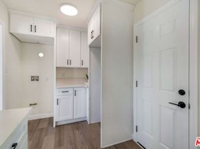 4933 W 20th Street, Los Angeles CA 90016