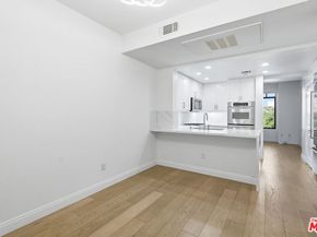 5625 Crescent Parkway 301, Playa Vista CA 90094