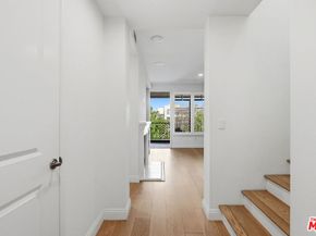5625 Crescent Parkway 301, Playa Vista CA 90094