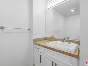 5625 Crescent Parkway 301, Playa Vista CA 90094