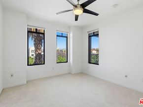5625 Crescent Parkway 301, Playa Vista CA 90094