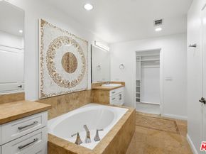 5625 Crescent Parkway 301, Playa Vista CA 90094