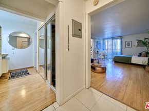 425 S Kenmore Avenue 104, Los Angeles CA 90020