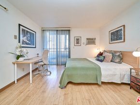 425 S Kenmore Avenue 104, Los Angeles CA 90020
