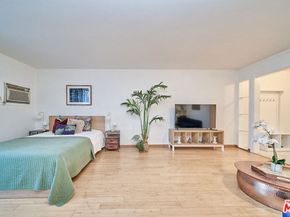425 S Kenmore Avenue 104, Los Angeles CA 90020