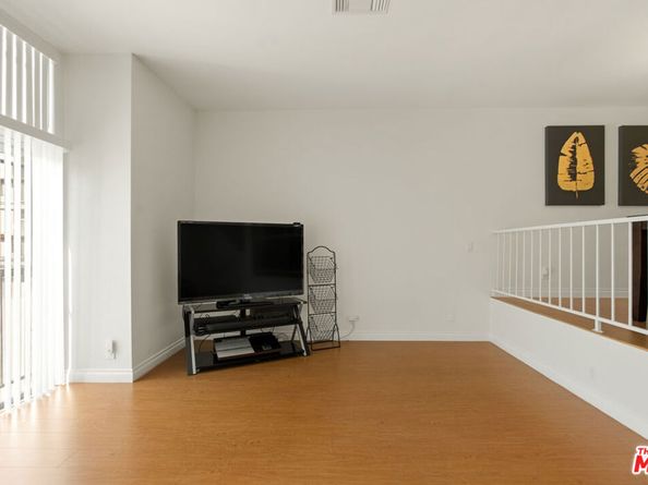 927 W College Street 7, Los Angeles CA 90012