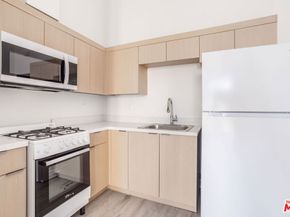 7410 Avalon Boulevard, Los Angeles CA 90003