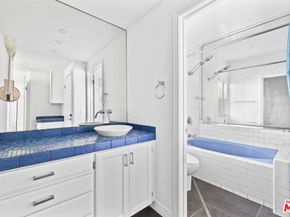 14347 Albers Street 201, Sherman Oaks CA 91401