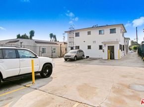 811 W 97th Street, Los Angeles CA 90044