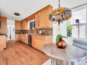 851 S Orange Drive, Los Angeles CA 90036