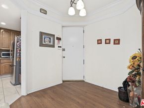 4230 Stansbury Avenue 105, Sherman Oaks CA 91423