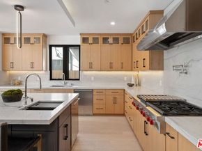 2631 Castle Heights Place, Los Angeles CA 90034