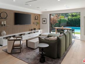 2631 Castle Heights Place, Los Angeles CA 90034