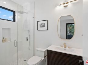 2631 Castle Heights Place, Los Angeles CA 90034