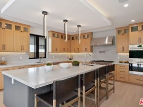 2631 Castle Heights Place, Los Angeles CA 90034