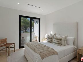 2631 Castle Heights Place, Los Angeles CA 90034