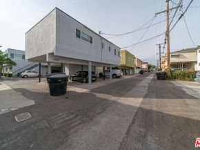 1323 11th Street, Santa Monica CA 90401