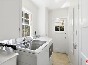 11220 Cashmere Street, Los Angeles CA 90049