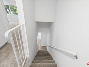 18333 Hatteras Street 77, Tarzana CA 91356