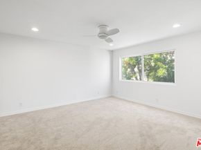 18333 Hatteras Street 77, Tarzana CA 91356