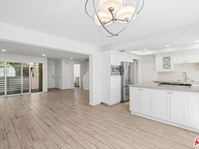 18333 Hatteras Street 77, Tarzana CA 91356
