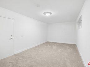 18333 Hatteras Street 77, Tarzana CA 91356