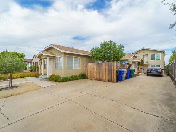 4555 57 36th, San Diego CA 92116