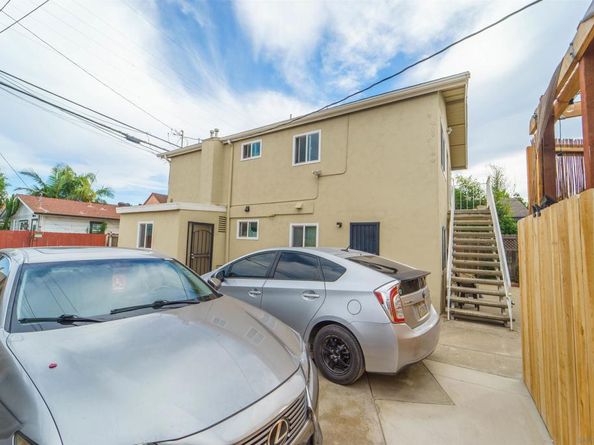 4555 57 36th, San Diego CA 92116