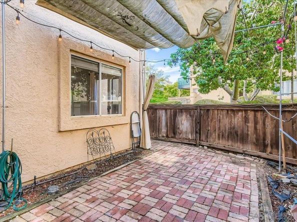 11313 Avenida De Los Lobos B, San Diego CA 92127