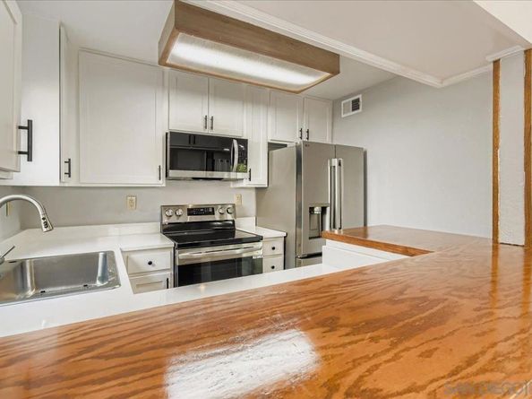 11313 Avenida De Los Lobos B, San Diego CA 92127