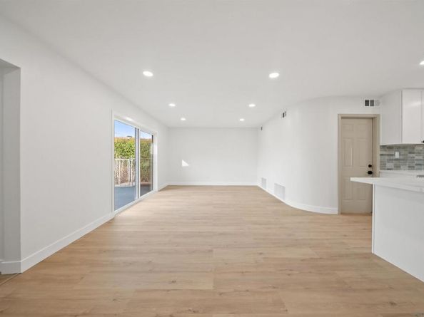 3270 Easy St, San Diego CA 92105