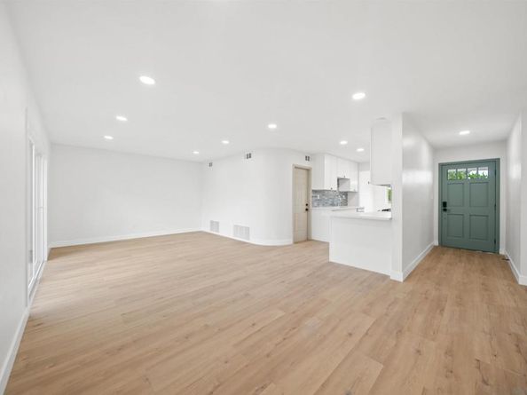 3270 Easy St, San Diego CA 92105