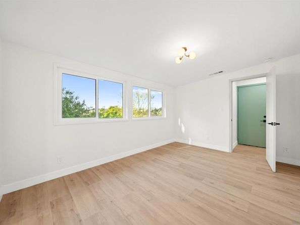 3270 Easy St, San Diego CA 92105