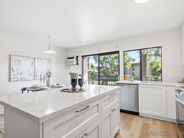 7858 Cowles Mountain Ct D7, San Diego CA 92119