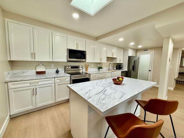 370 Rosecrans St 302, San Diego CA 92106