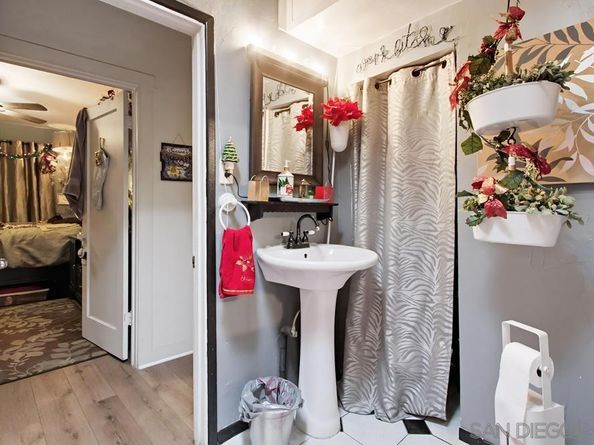 1654 Linwood, San Diego CA 92103