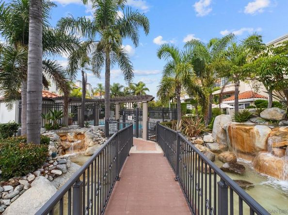 19302 Sawgrass Ln, Huntington Beach CA 92648