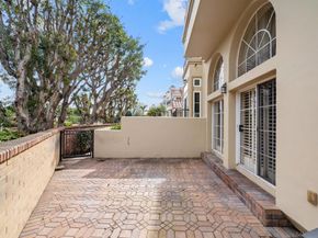 19302 Sawgrass Ln, Huntington Beach CA 92648