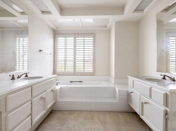 19302 Sawgrass Ln, Huntington Beach CA 92648