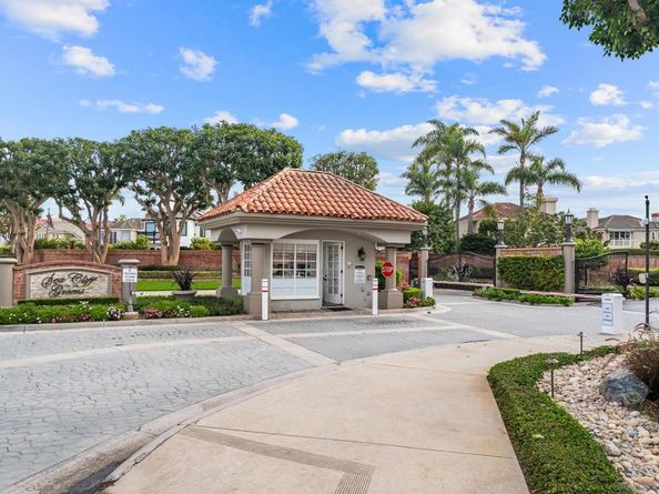19302 Sawgrass Ln, Huntington Beach CA 92648