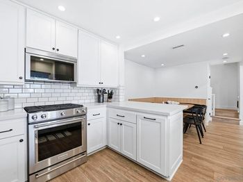 1422 Caminito Septimo