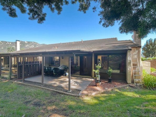 2049 Golden Circle Dr, Escondido CA 92026