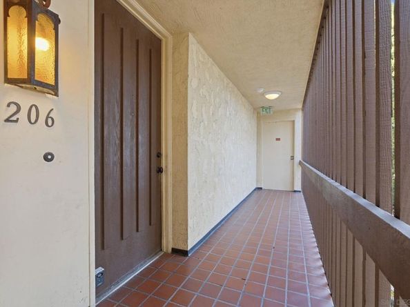 6455 La Jolla Blvd 206, La Jolla CA 92037