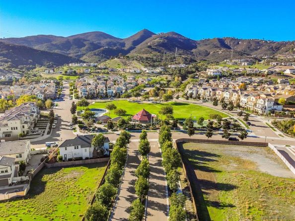 2769 Overlook Point Dr, Escondido CA 92029